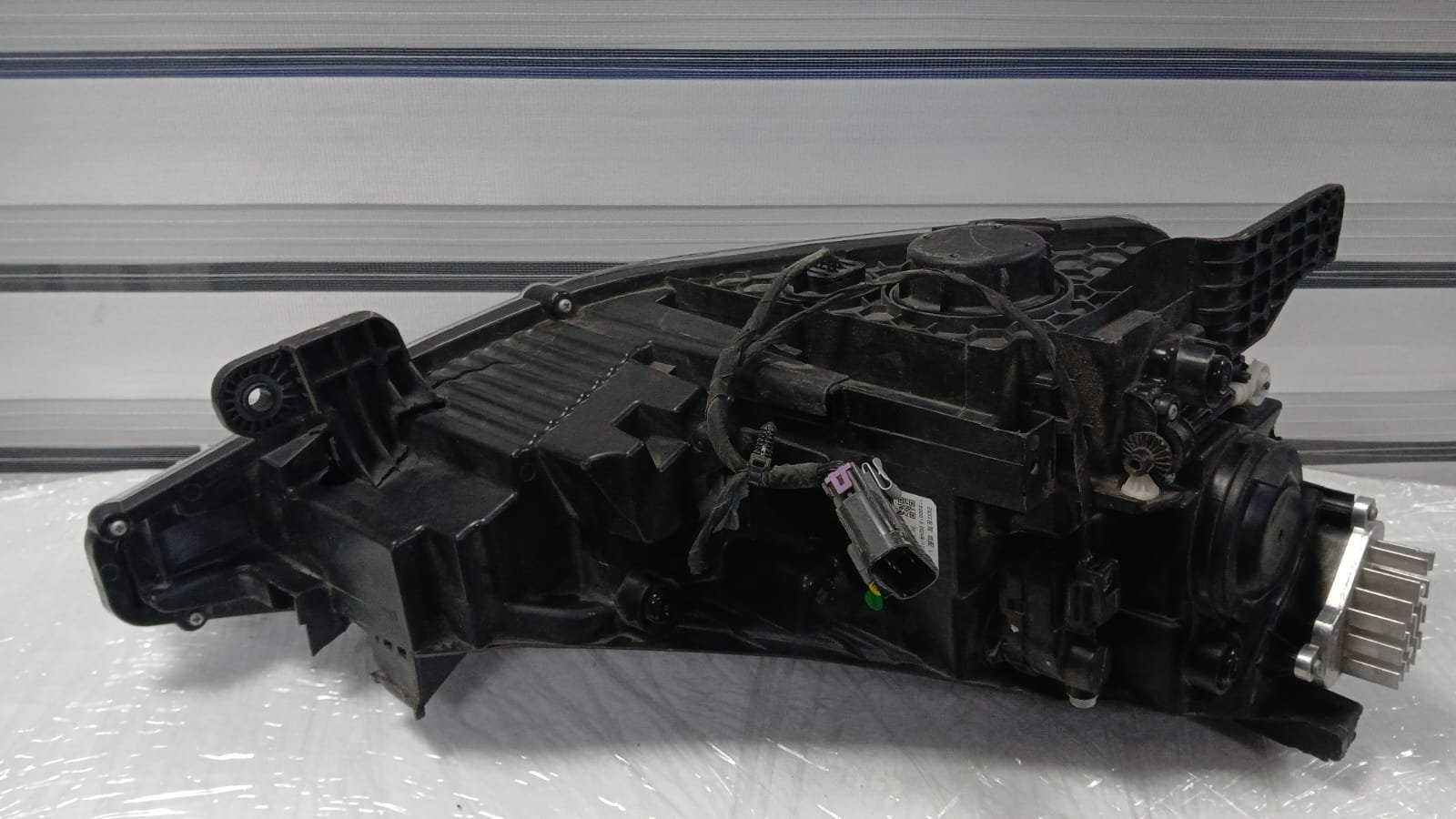MG ZS Left-Hand Drive HEADLIGHT