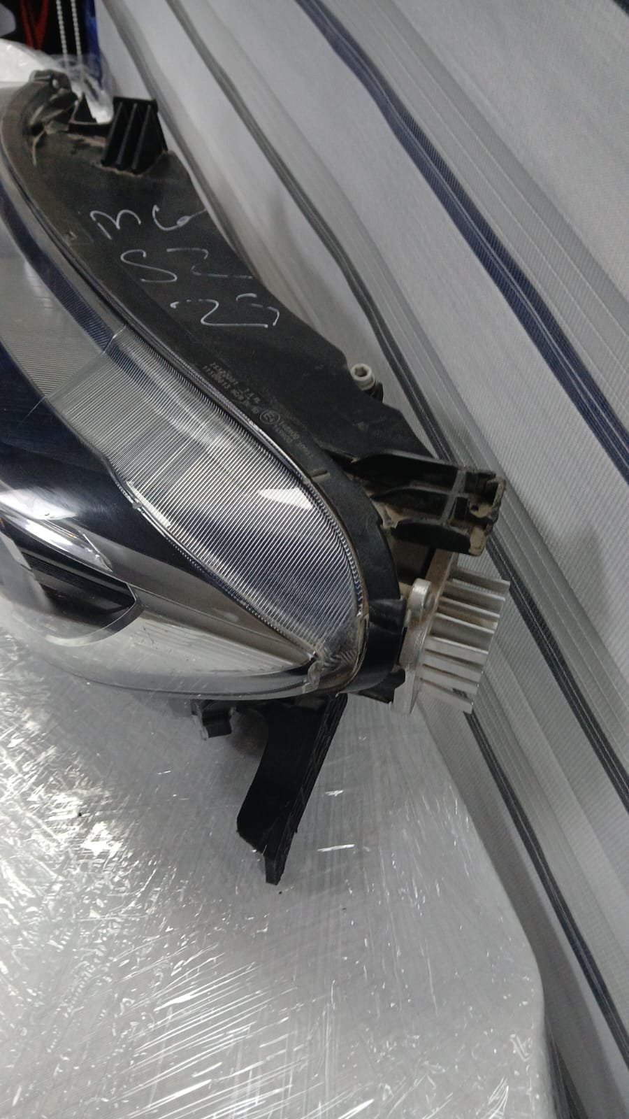 MG ZS Left-Hand Drive HEADLIGHT